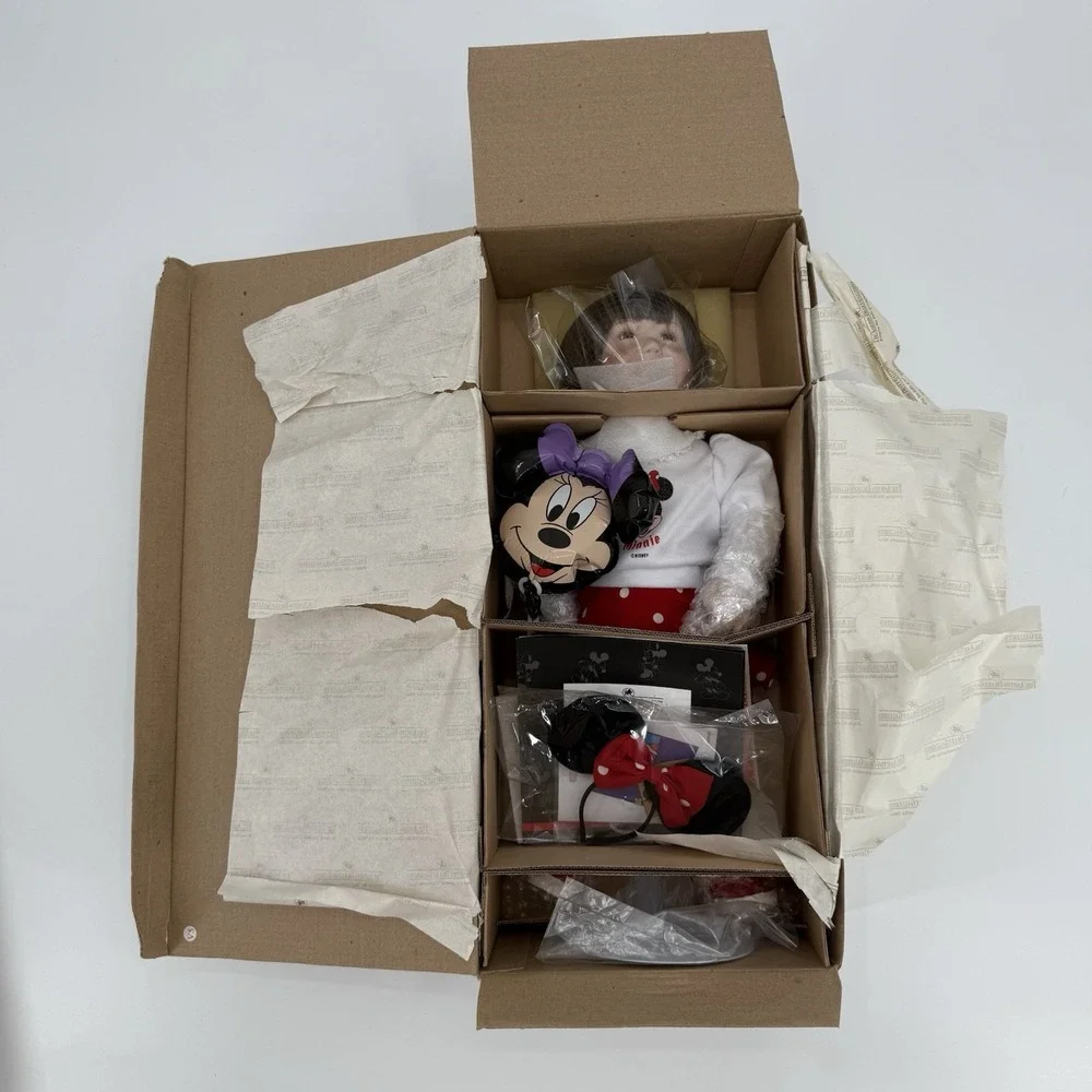 Ashton Drake Walt Disney World Girl Porcelain Doll‎ Authentic #14567A #76031 NEW